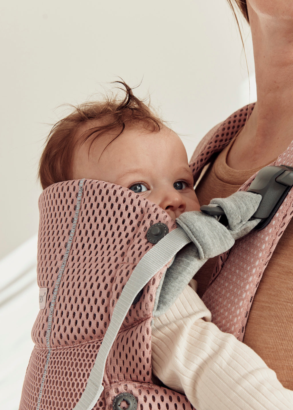 babybjorn-baby-carrier | Dusty pink