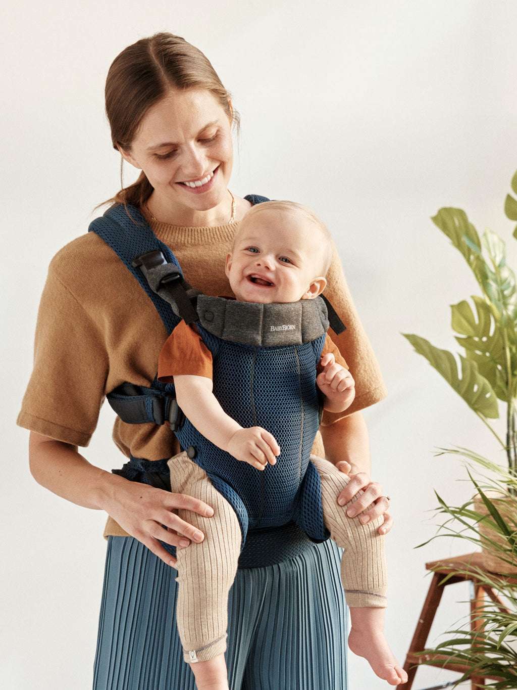 babybjorn-baby-carrier | Navy blue
