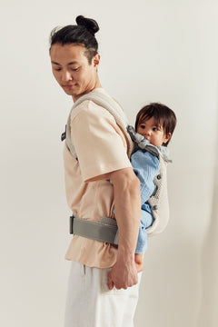 How to carry your baby on your back in Baby Carrier Harmony